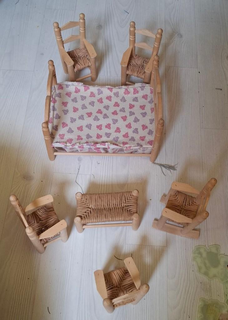 Petites chaises en bois table et berceau, Divers, Enlèvement, Comme neuf