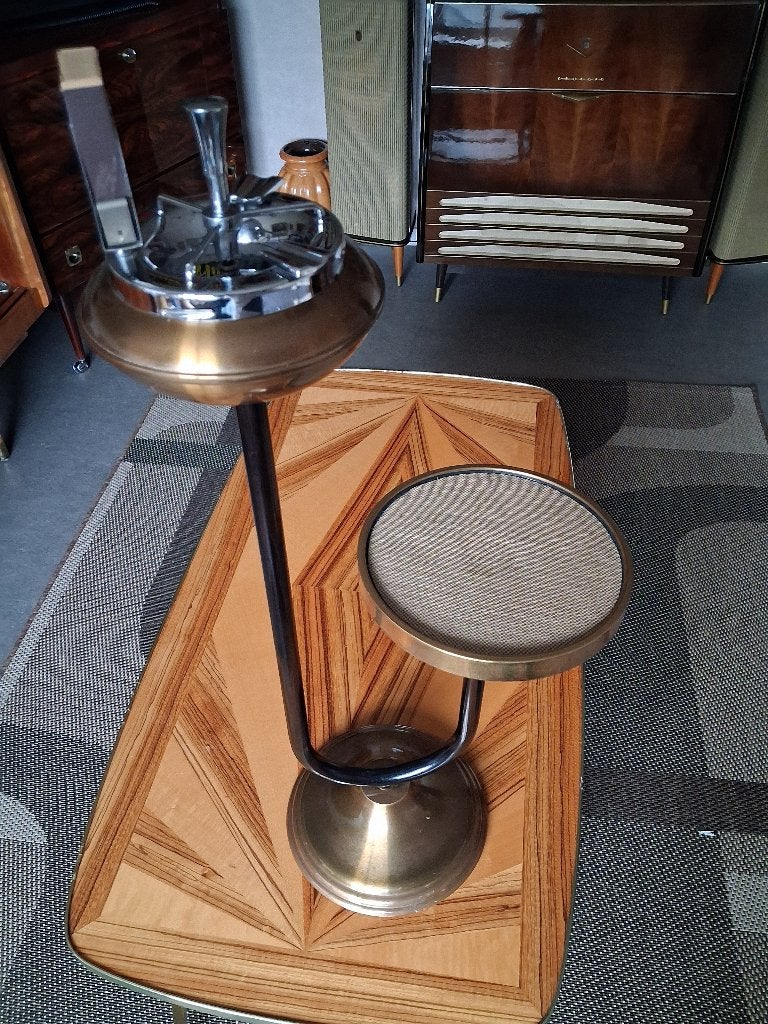 Art deco asbak, Ophalen