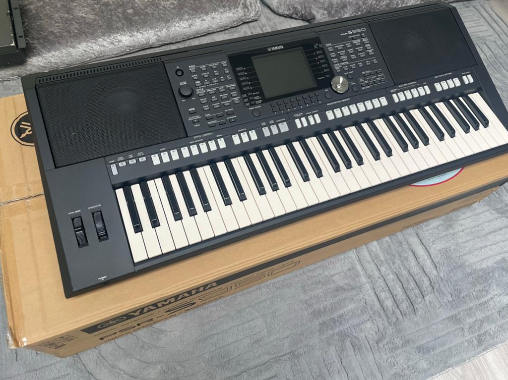 Yamaha psr s950 + doos compleet, Muziek en Instrumenten, Ophalen, Zo goed als nieuw, Yamaha