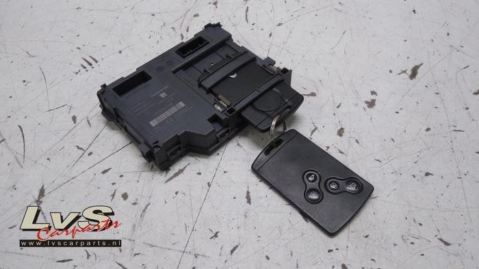 Kontaktslot + Sleutel van een Renault Captur, Gebruikt, -, Renault, -