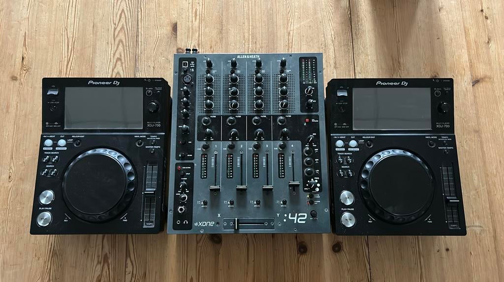 Mengpaneel Xone: 42 + 2 x Xdj700 + 2 speakers van Adam tv7, Muziek en Instrumenten, Ophalen, Zo goed als nieuw