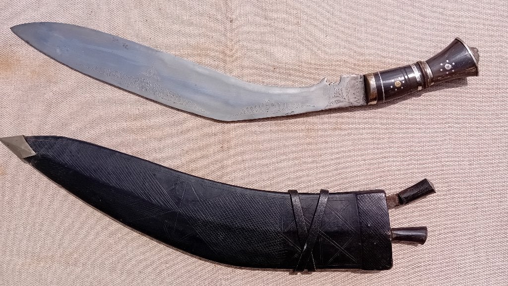 Zeer grote Kukri Gurkha dolk met kleine mesjes, Verzamelen, Ophalen of Verzenden, Landmacht, Mes of Dolk