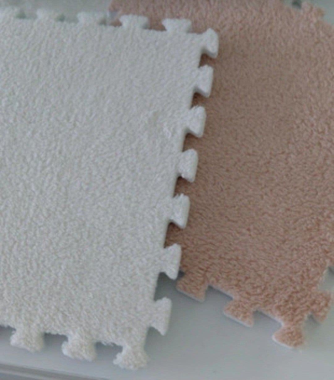 12 kussens , legmatten wit & beige . babygerief, Enlèvement