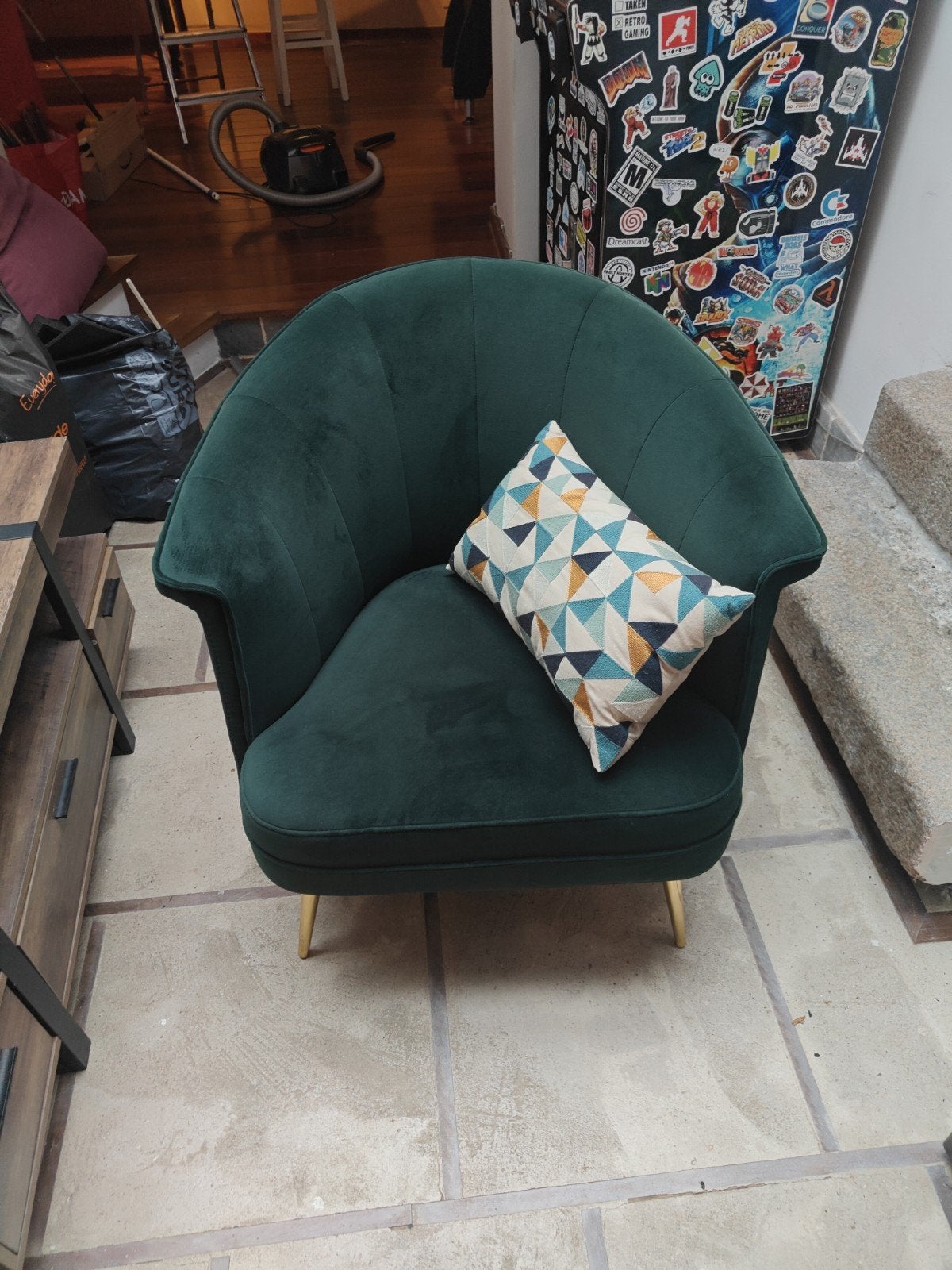 Fauteuil cocktail en velours vert – Très bon état – 50 €, Huis en Inrichting, Fauteuils, Ophalen