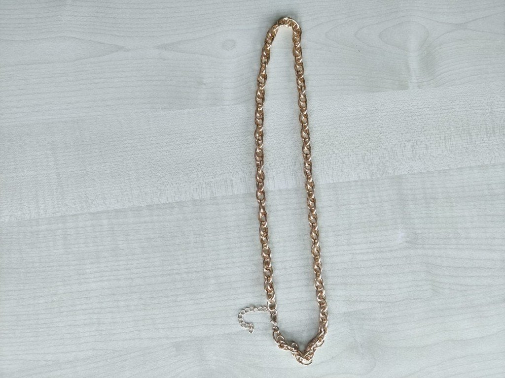 Nieuwe, goudkleurige ketting ., Handtassen en Accessoires, Ophalen of Verzenden, Nieuw, Goud