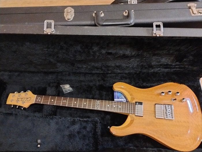 Cole Clark Mistress, Muziek en Instrumenten, Ophalen of Verzenden, Zo goed als nieuw, Solid body, Overige merken