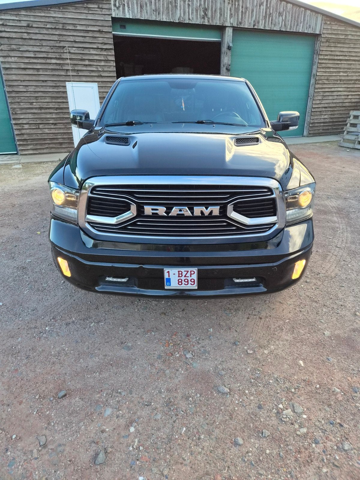 Zeer goede v8 dodge ram. Bouwjaar 2018 km stand 241000, Autos, Achat, Particulier, LPG, Dodge