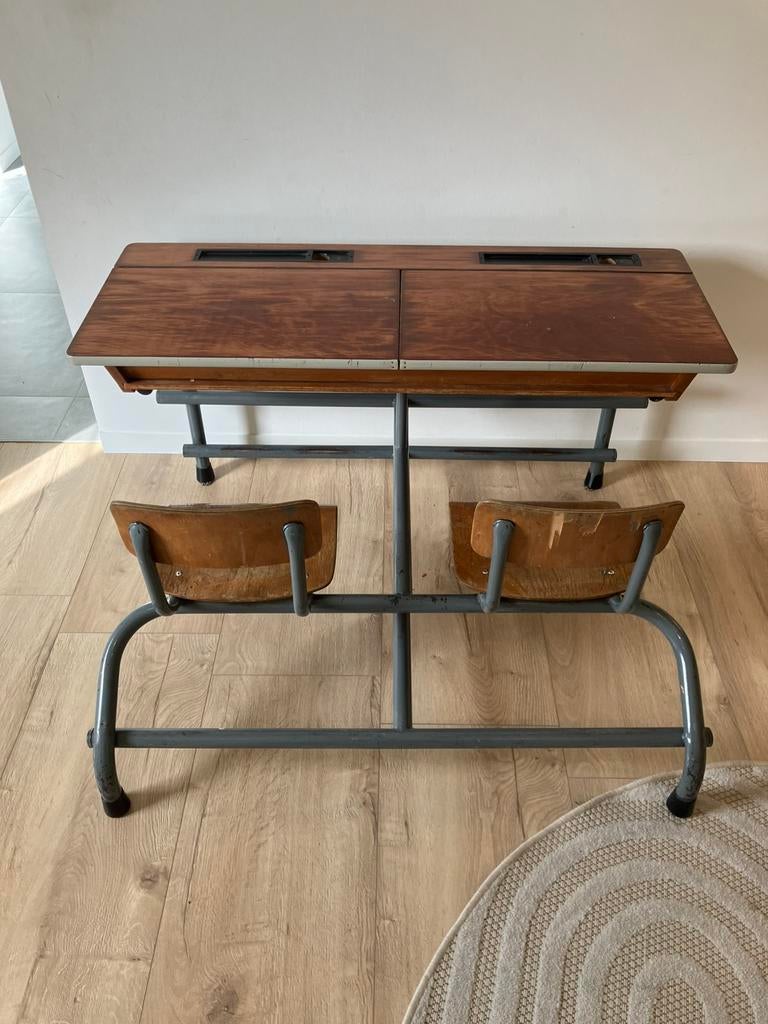 Vintage schoolbureau 2 kinderen met stoeltjes., Huis en Inrichting, Bureaus, Ophalen, Gebruikt