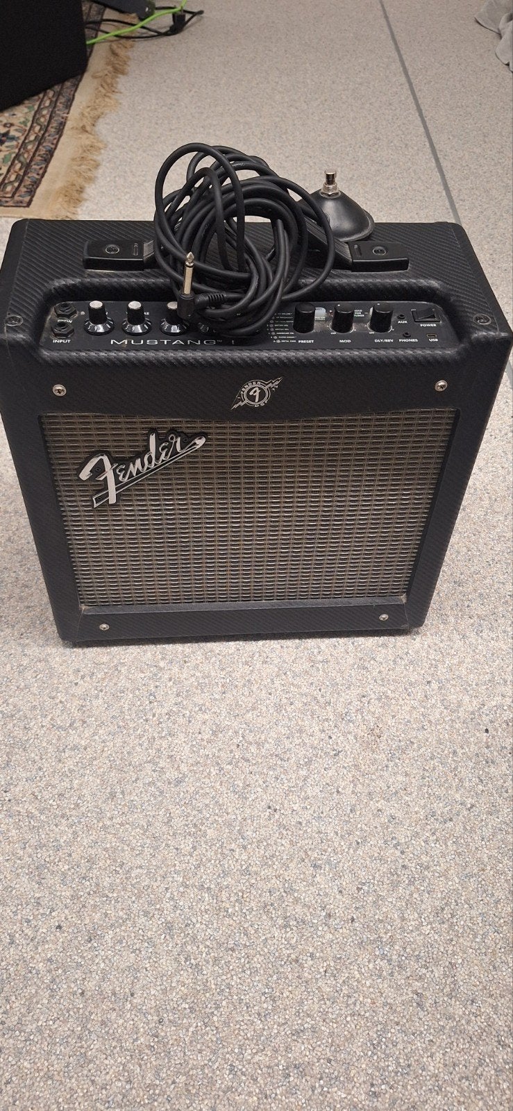 Fender mustang V1 inclusief footswitch, Muziek en Instrumenten, Ophalen of Verzenden, Zo goed als nieuw, Gitaar, Minder dan 50 watt