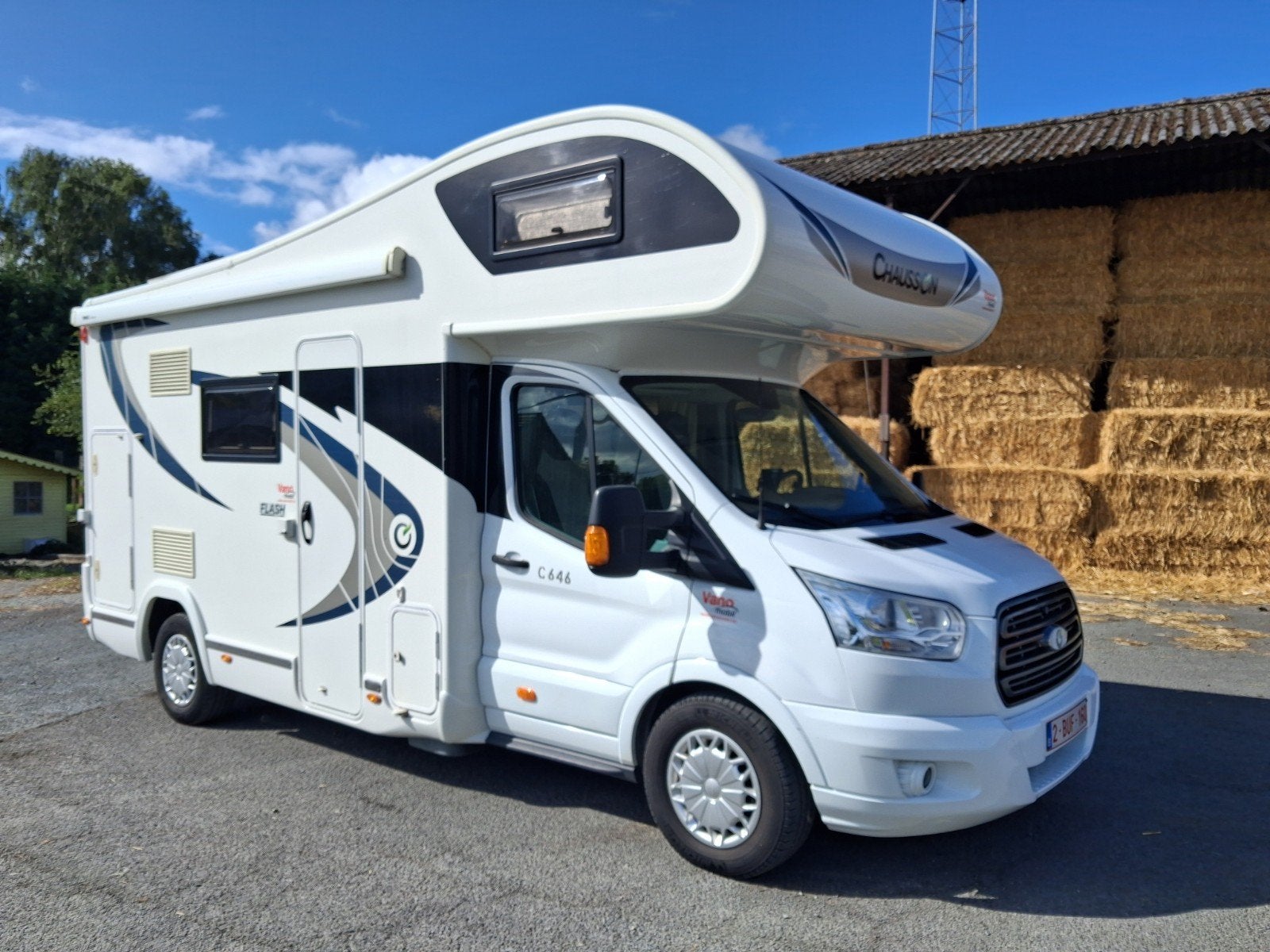 compact pour 6 personnes, 55 000 km, Caravanes & Camping, Camping-cars, Siège de train, Boîte manuelle, Chausson, Diesel