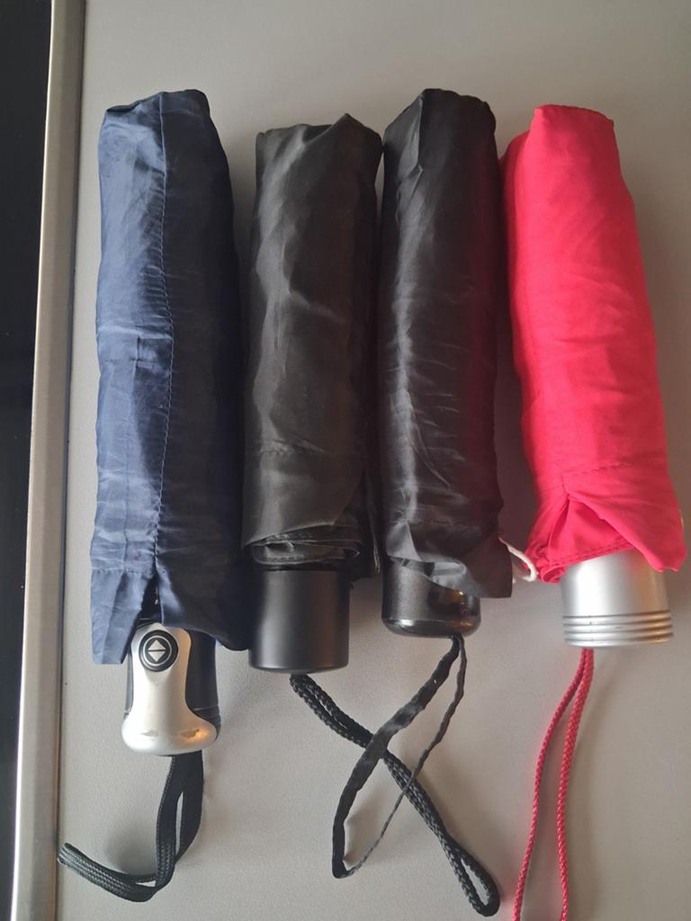 4 paraplu's voor 10eur, Ophalen of Verzenden