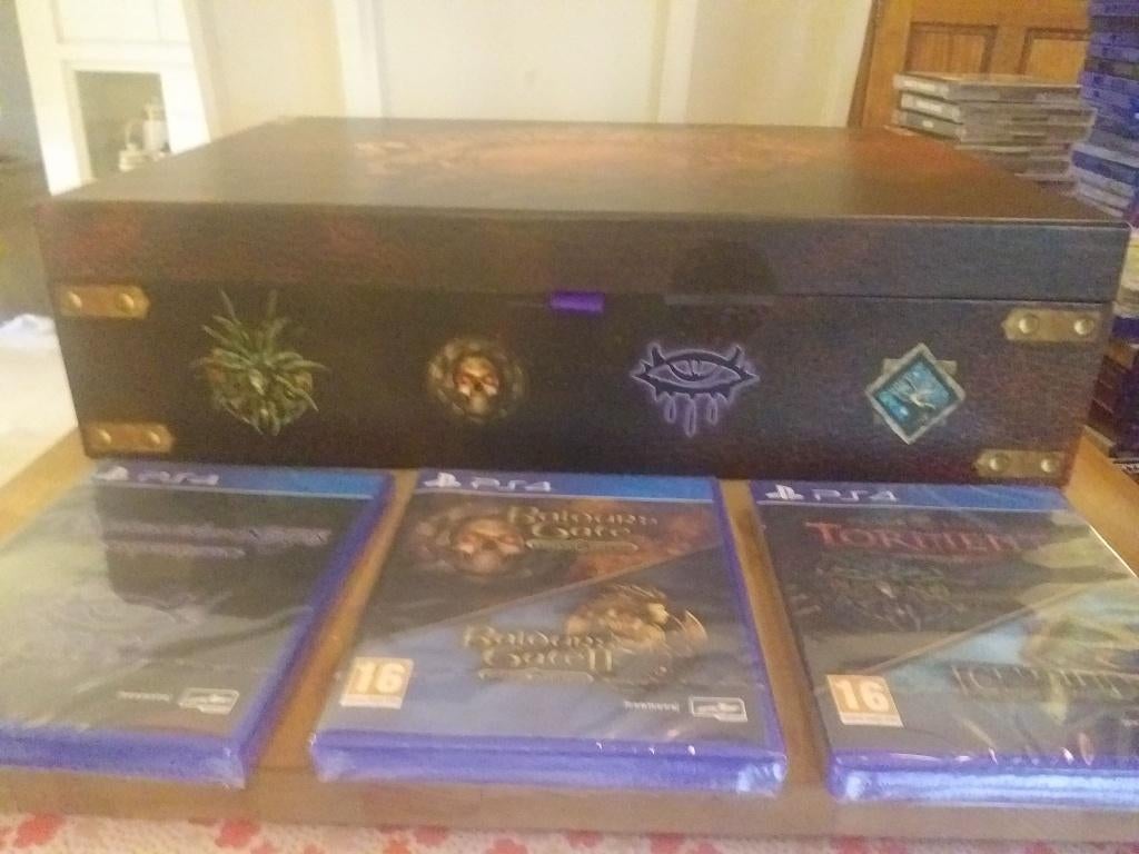 Beamdog Ultimate Collector's Edition voor Ps4 / Ps5, Ophalen, 1 speler, Nieuw, Role Playing Game (Rpg)