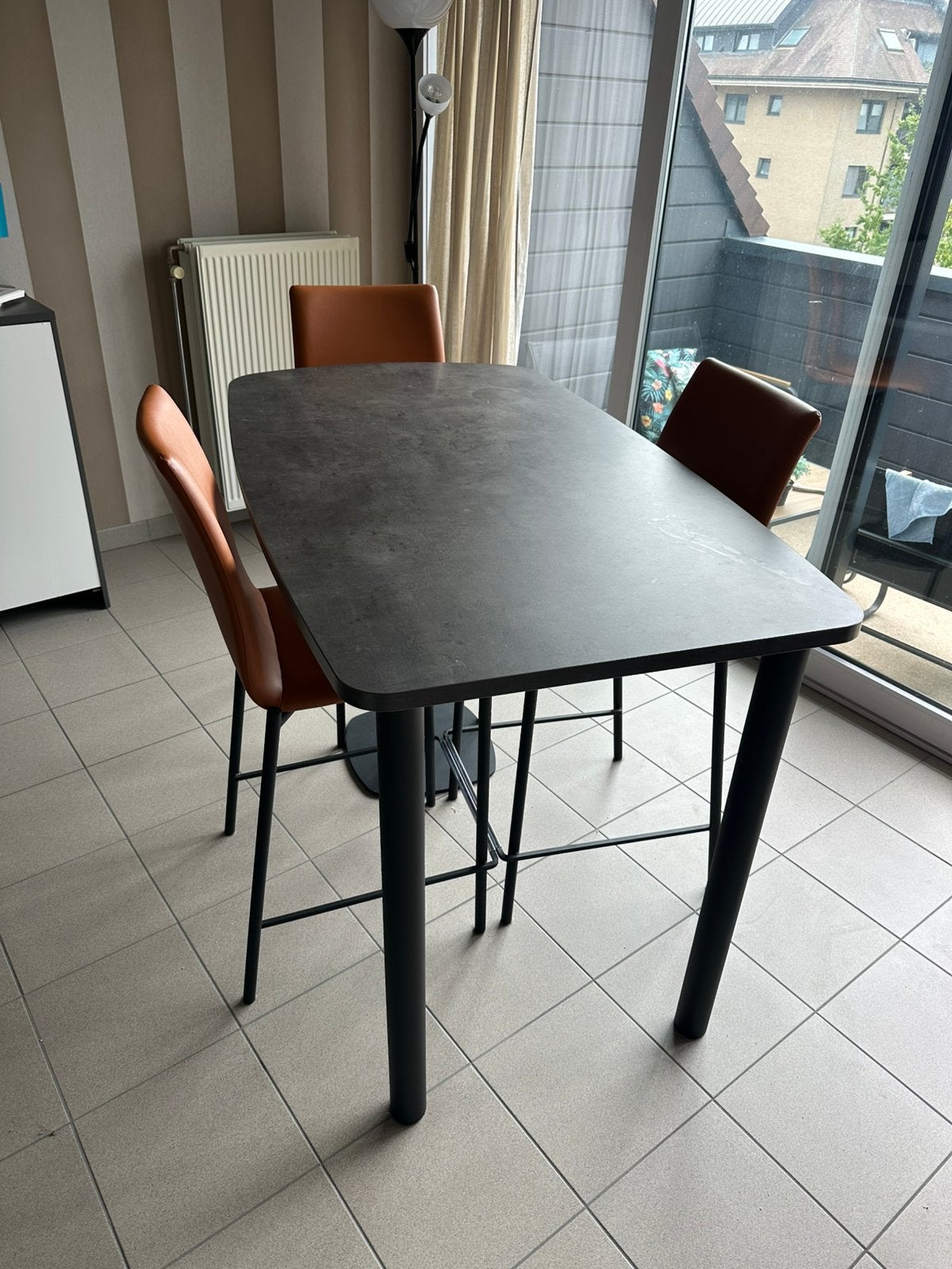 Eettafel + 3 stoelen te koop – €300, Ophalen, Zo goed als nieuw