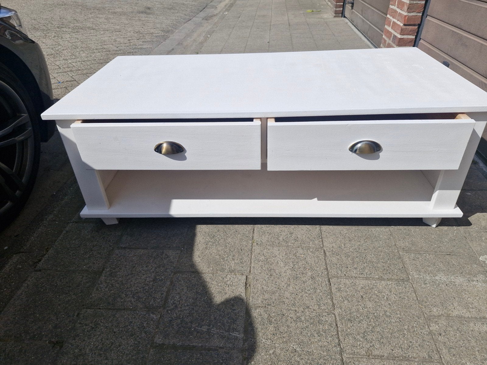 Woonkamer tafel, Enlèvement