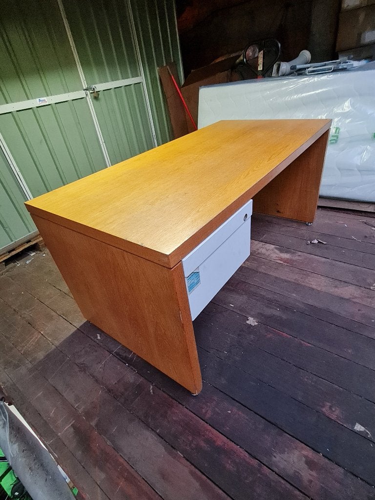 Bureau vintage KNOLL, Enlèvement