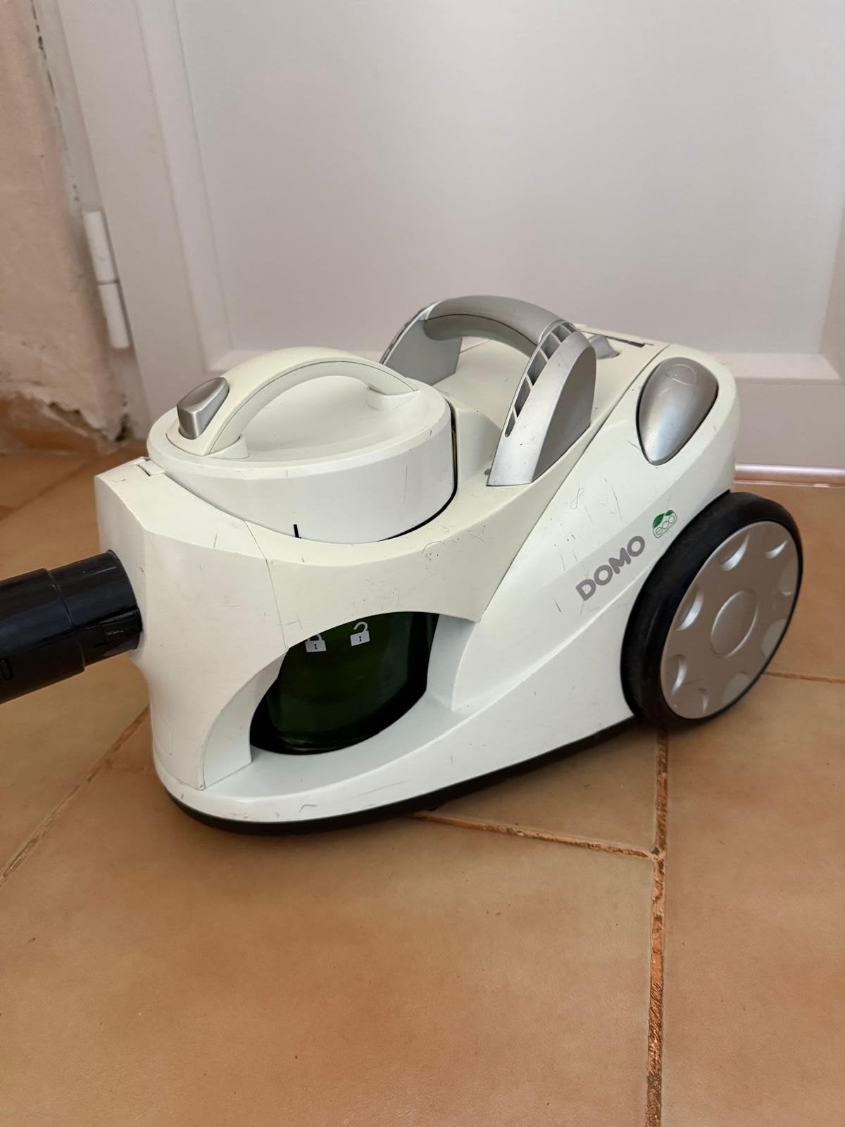 Aspirateur DOMO
