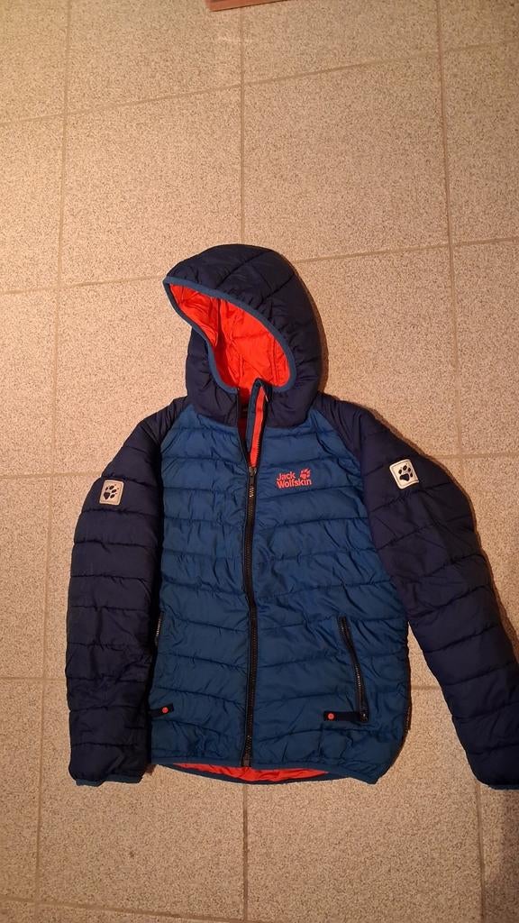 Veste d'hiver Jack Wolfskin taille 140, Enfants & Bébés, Garçon, Enlèvement ou Envoi, Jack Wolfskin, Comme neuf