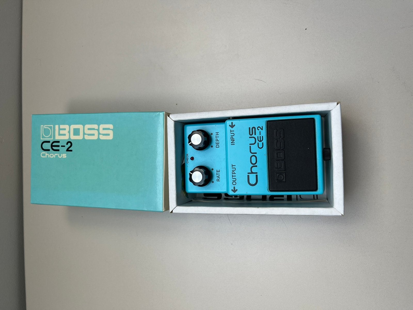 BOSS CE-2 MIJ (1981), Muziek en Instrumenten, Effecten, Zo goed als nieuw, Ophalen