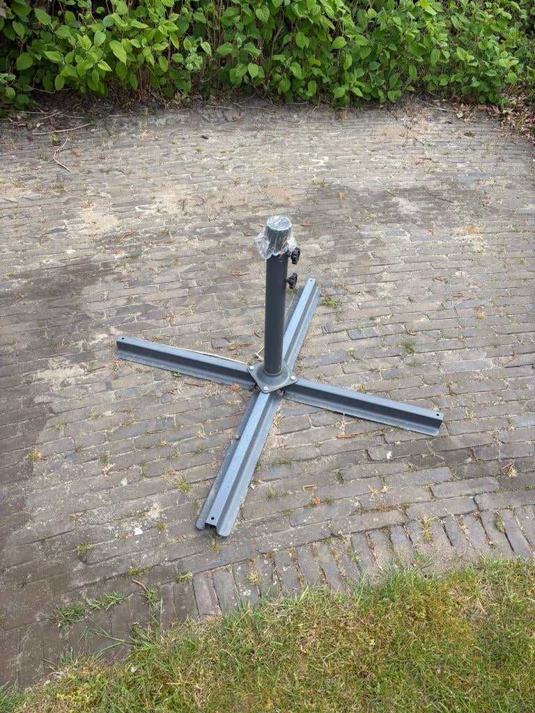 Parasolvoet met 4 tegels, Tuin en Terras, Ophalen, Zo goed als nieuw, Parasolvoet