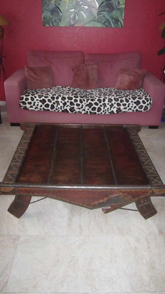 Table basse indienne antique provenant d'un char à bœufs, Maison & Meubles, Tables | Tables de salon, Enlèvement, Utilisé, Teck