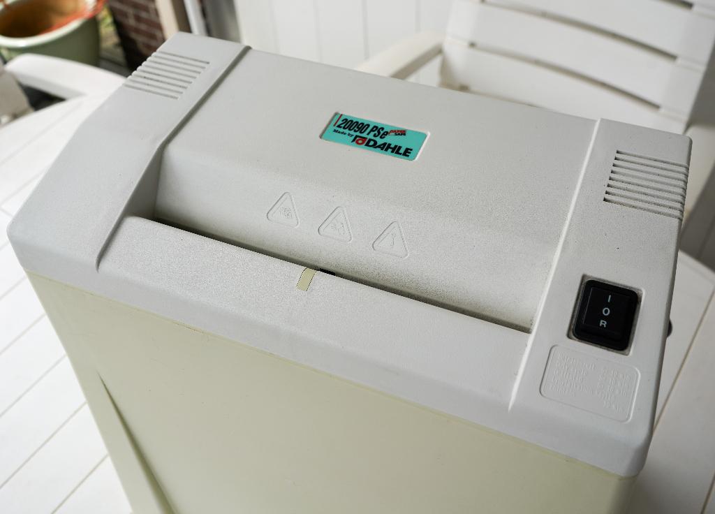 Papierversnipperaar DAHLE, Ophalen, Gebruikt
