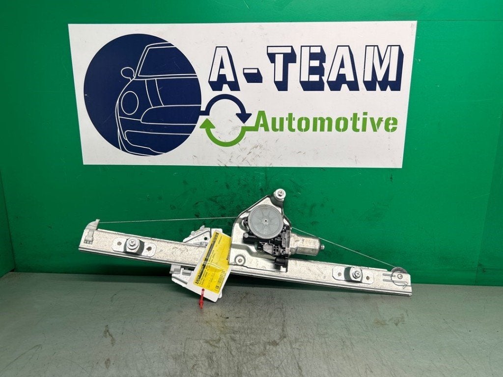 VITRE MECANISME AVANT DROIT Suzuki Grand Vitara II (JT), DENSO EUROPE B.V., Info@denso.nl, Utilisé, Hogeweyselaan 165
1382 JL  Weesp, NL