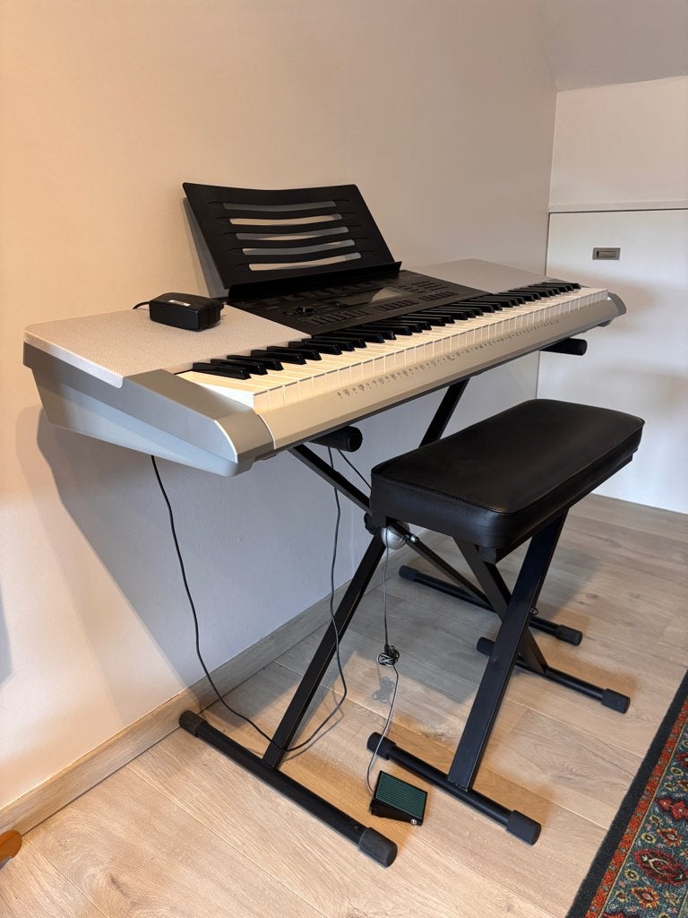 Clavier Casio WK 220, Musique & Instruments, Claviers, Comme neuf, 76 touches, Casio, Sensitif, Avec pied, Connexion MIDI, Enlèvement