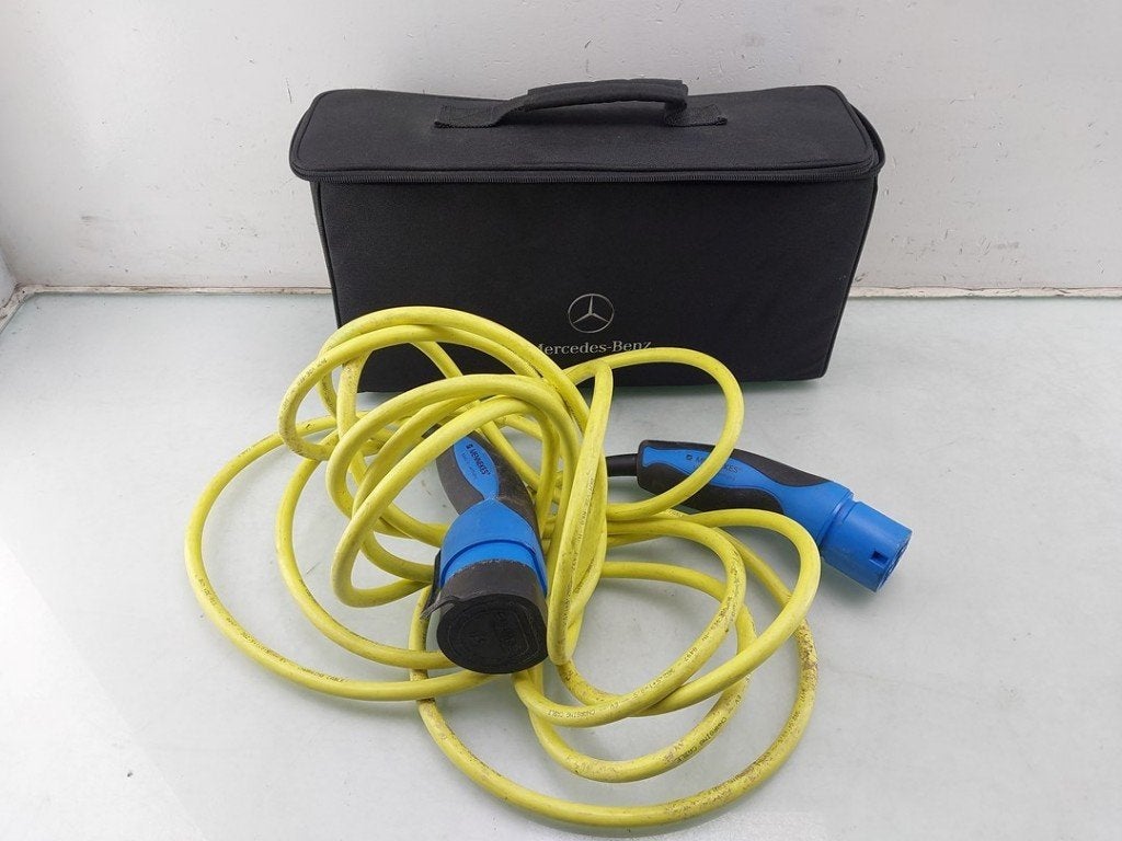 LAADKABEL C Estate (S205) (|A0005833898|A0005832405|), Auto-onderdelen, Gebruikt, Mercedes-Benz, Dialog.mb@mercedes-benz.com, Mercedes-Benz AG