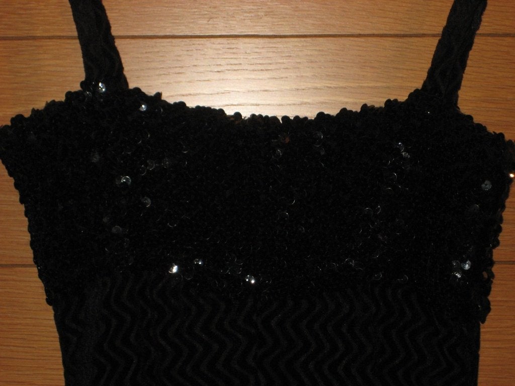 Glamoureus zwart kleedje met spaghettibandjes & pailletten, Made in England, Zwart, Ophalen of Verzenden, Zo goed als nieuw