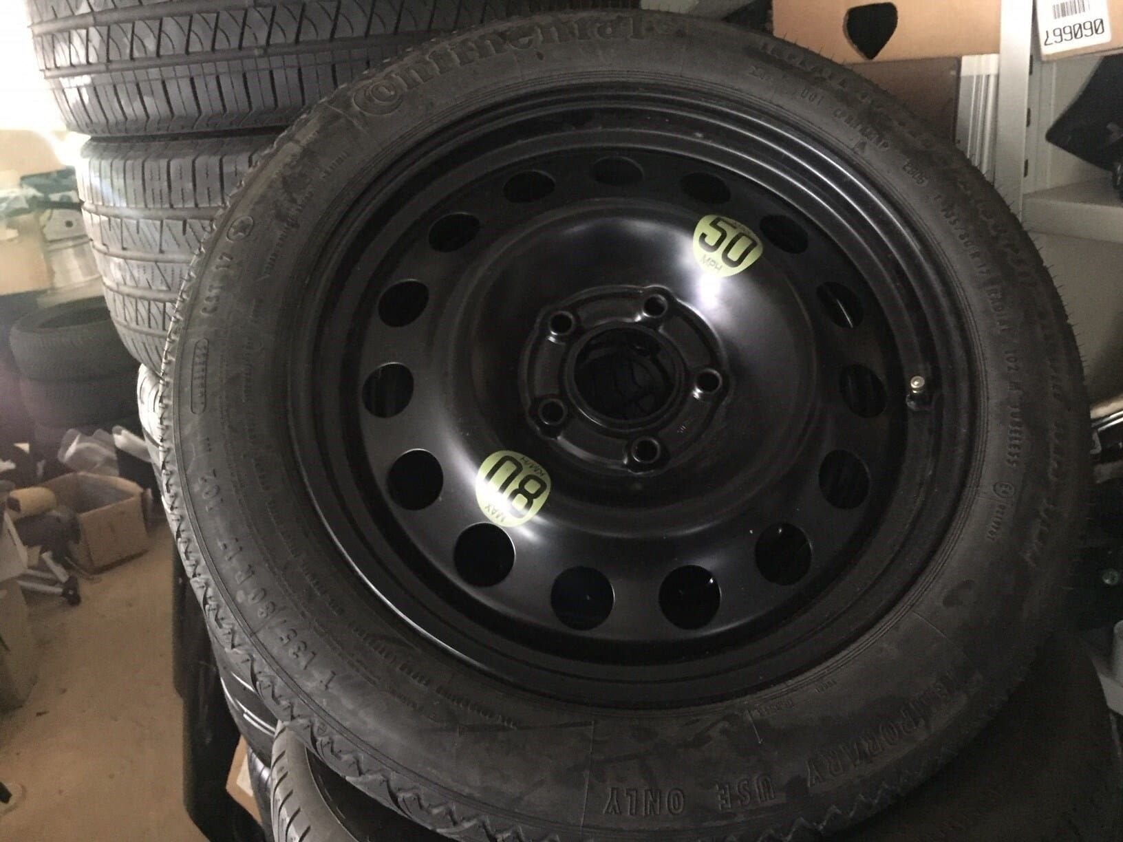 BMW thuiskomer 135/90/R17 Nieuw € 135,00, Pneus et Jantes, -, -, Enlèvement