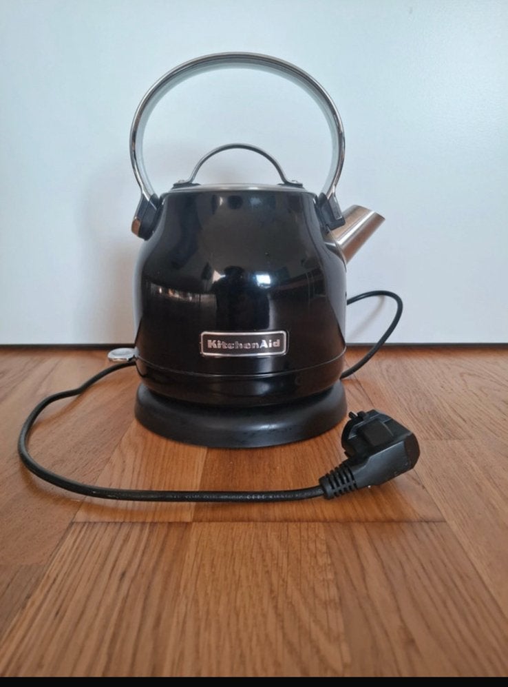 Bouilloire rétro noire Kitchenaid en acier inoxydable, Electroménager, Bouilloires, 1 à 2 litres, Enlèvement ou Envoi, Utilisé
