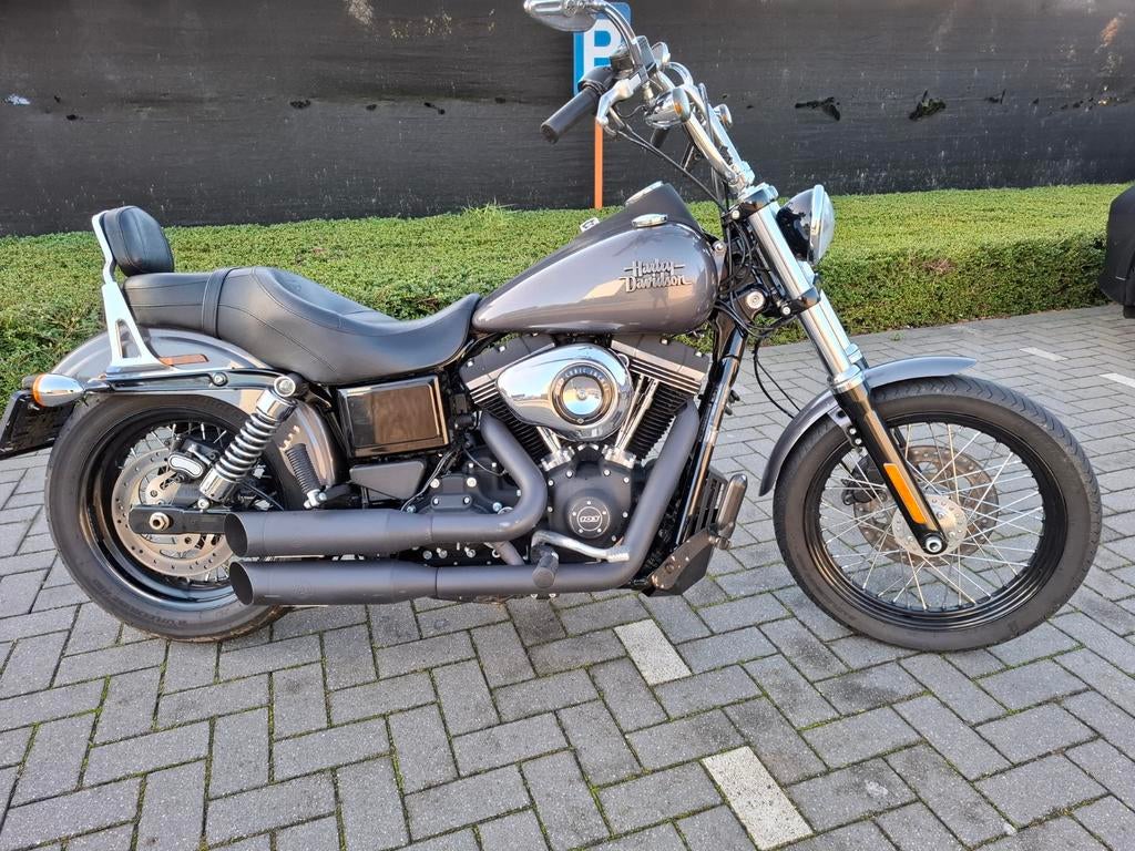 Motor harley davidson dyna street bob in nieuwstaat, Motoren, Motoren | Harley-Davidson, Bedrijf, Ophalen of Verzenden