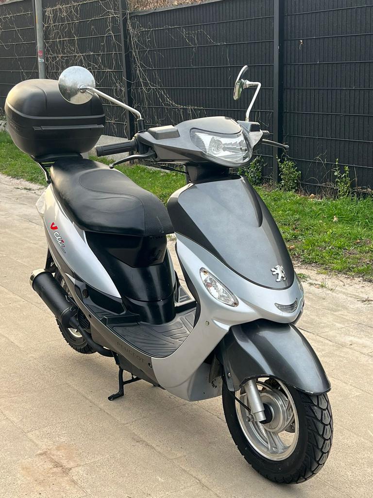 Peugeot V-clic  – zwarte  | A-Klasse |, Fietsen en Brommers, Ophalen, Zo goed als nieuw