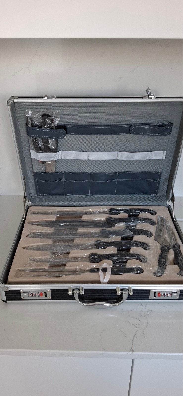 koffer met messenset, Comme neuf, Enlèvement, Inox ou Chrome, Set de couverts