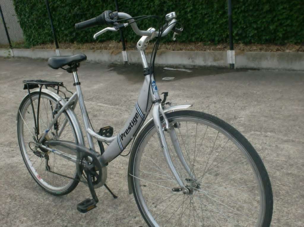 nieuw meisjesfiets / damesfiets 28 inch perfect staat, Fietsen en Brommers, Ophalen
