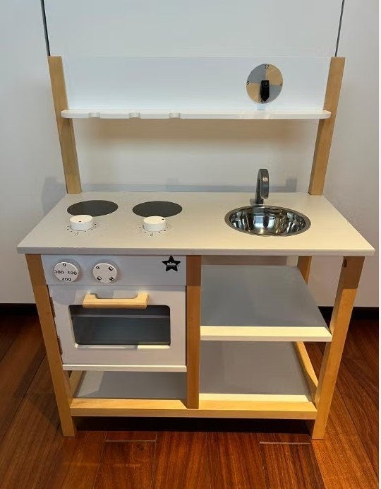 Keukentje Kid's Concept met toebehoren, Ophalen, Zo goed als nieuw, Hout, Speelkeuken
