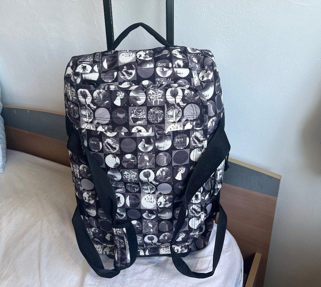 Sacs / valises de voyage à Roulettes (EASTPAK)., Envoi, Utilisé, 40 à 60 cm, Roulettes