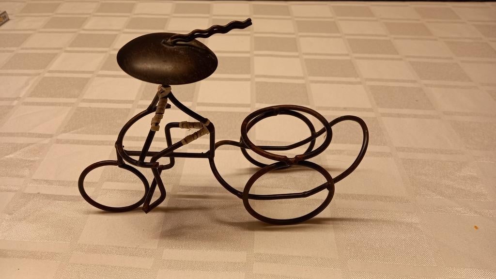Metalen decoratiestuk fietser, Enlèvement