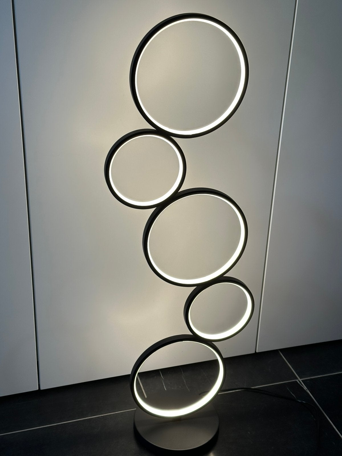 Moderne design staande lamp (LED), Ophalen, Zo goed als nieuw