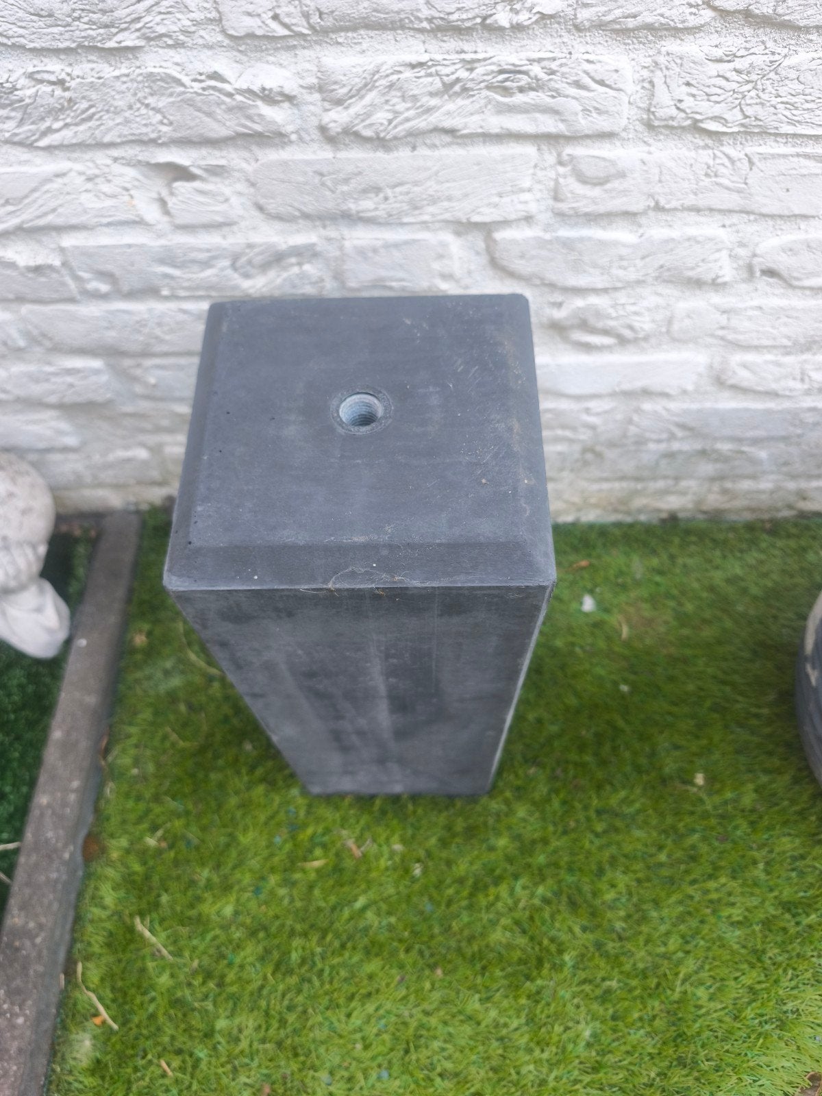 5 betonpoeren, Ophalen