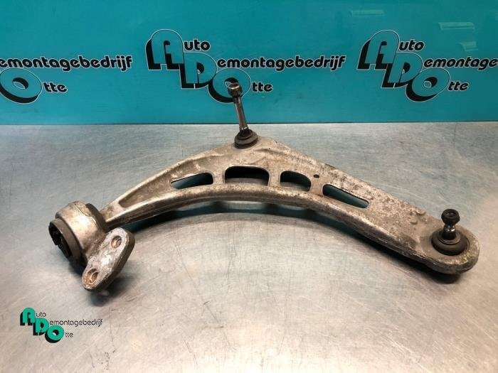 Draagarm rechts-voor van een BMW 3-Serie (3-Serie 98-), Auto-onderdelen, Ophanging en Onderstel, BMW, Gebruikt, 3 maanden garantie