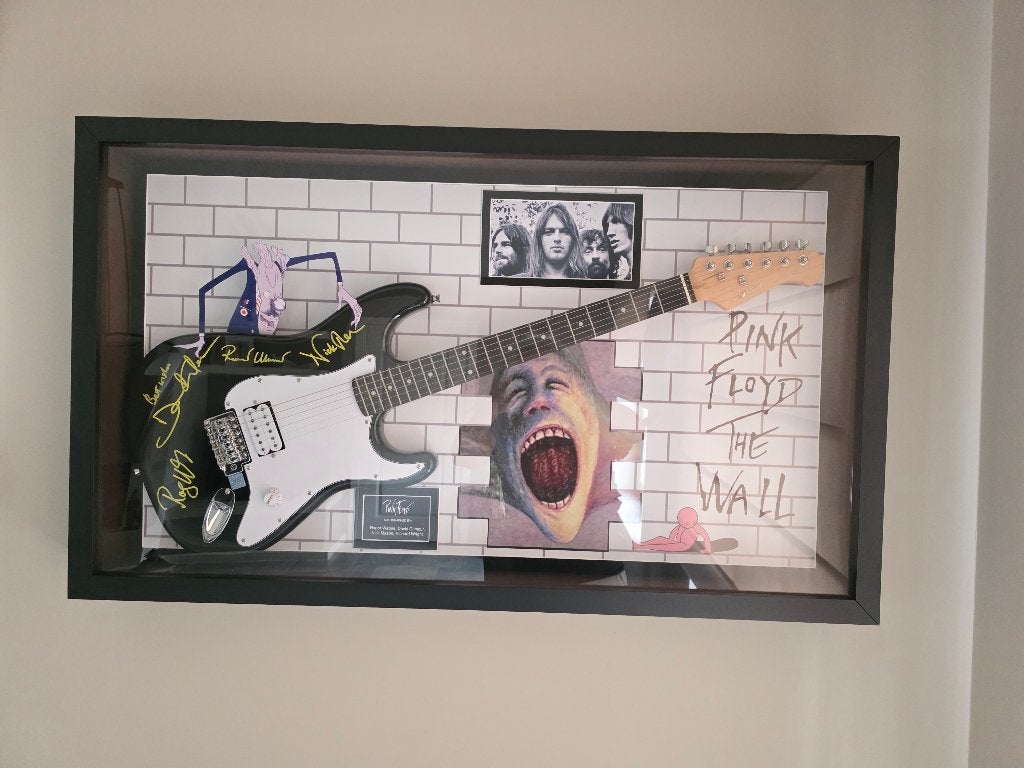 Pink Floyd framed guitar met handtekeningen van bandleden !, Muziek en Instrumenten, Ophalen, Nieuw, Overige merken