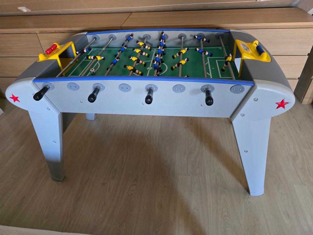 Voetbaltafels voor kinderen, Ophalen