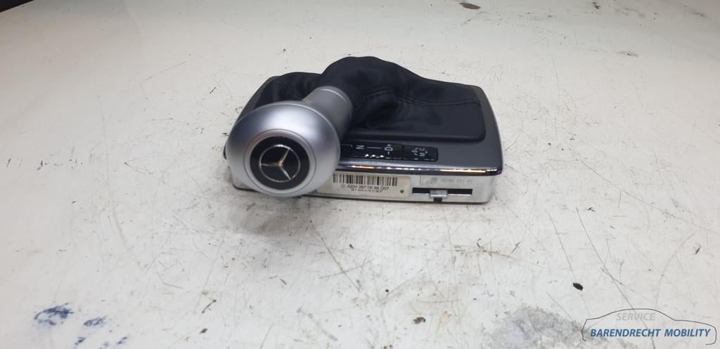 Pommeau de levier de vitesses en aluminium et cuir, 20426724, Mercedes-Benz AG, Mercedes-Benz, Utilisé, Mercedesstrasse 120
70372  Stuttgart, DE