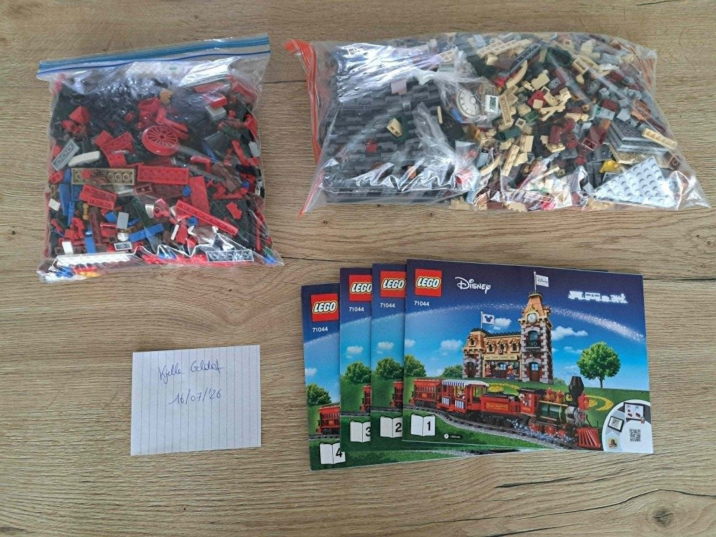 LEGO Disney 71044 Disney Train and Station - eenmaal gebouwd, Compleet, Lego, Ophalen of Verzenden, Zo goed als nieuw