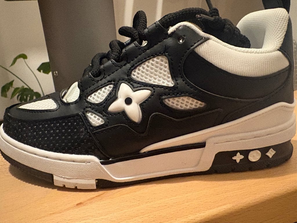 Sneakers maat 38-39, Neuf, Enlèvement, Louis Vuitton, Baskets
