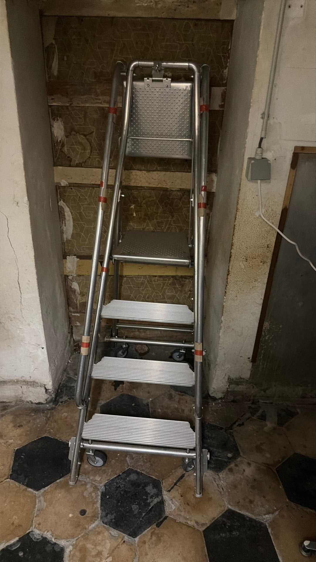 Echelle escalier, Enlèvement, Comme neuf, Échelle