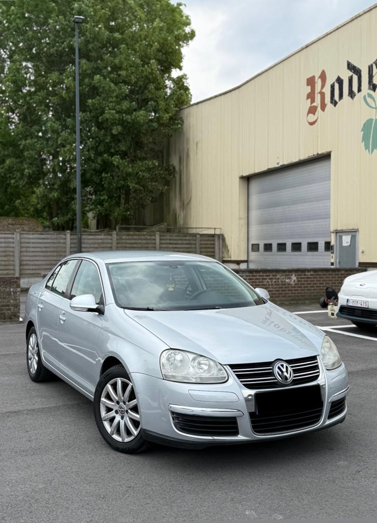 Volkswagen Jetta 2009 1.6 benzine 228.000km, Auto's, Volkswagen, Particulier, Airconditioning, Jetta, Te koop