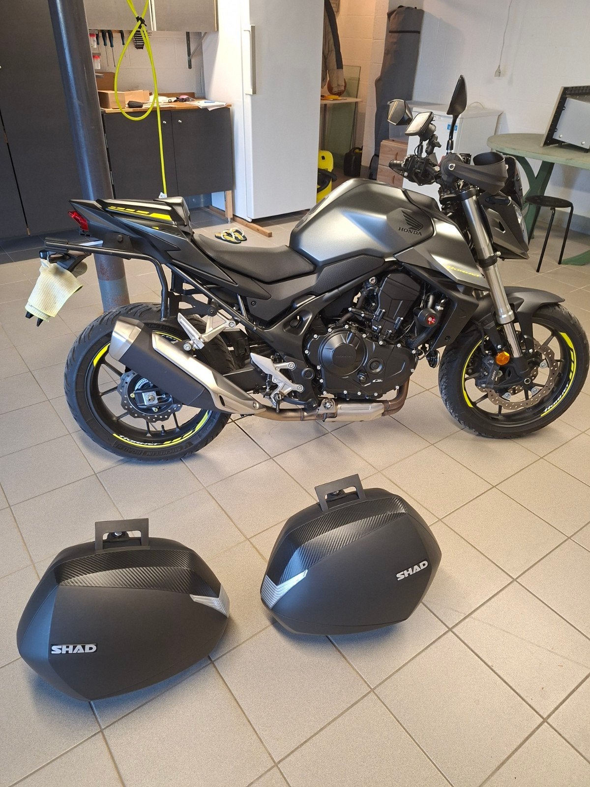 Honda Hornet 750 10/24 +options. 8000km. Garantie 10/2029, 750 cm³, Occasion, 2 cylindres, Particulier