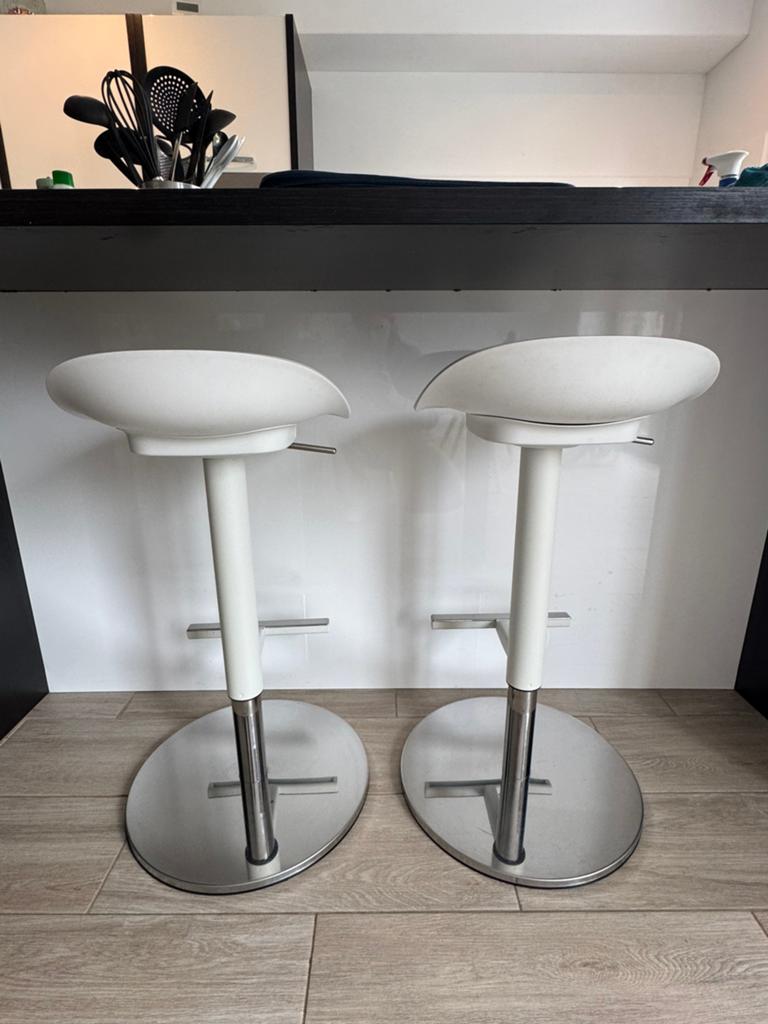 Lot de 2 tabourets de bar IKEA Janinge, 2 tabourets, Comme neuf, 60 à 90 cm, Enlèvement